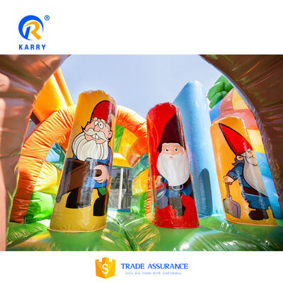 Drie giraffe glijbanen combinatie met obstakel air bounce huis commercieel opblaasbaar
