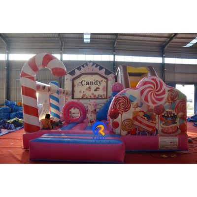 Kinderen buiten speeltuin opblaasbaar pvc snoephuis stuithuis combo waterglijbaan