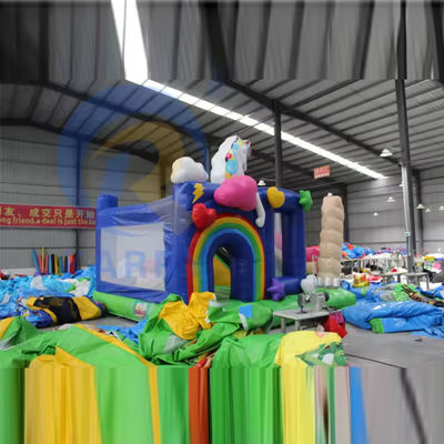 Unisex PVC opblaasbare sprongcombinatie met glijbaan en eenhoorn kasteel opblaasbare sprong