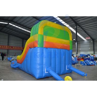 Grote waterglijbaan voor volwassenen, opblaasbaar met zwembad, maximale capaciteit 100-500 kg
