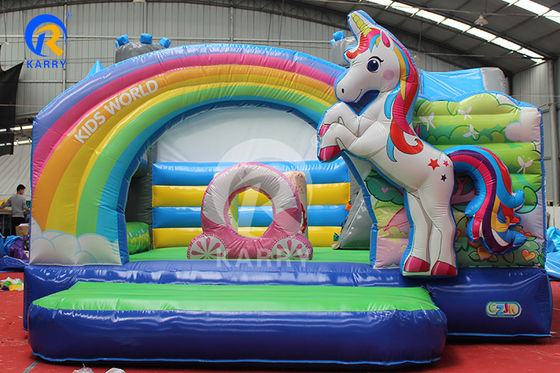 Regenboog PVC opblaasbare trampoline commerciële eenhoorn uitsmijter met glij- en blaas