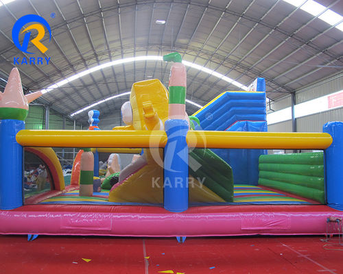 Opblaasbaar waterplezierpark Cartoon Sponge Fun City met glijbaan en springkasteel