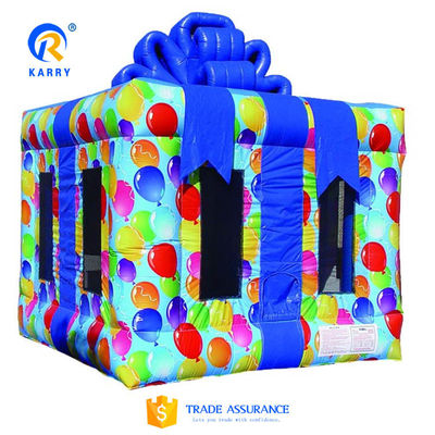 Kenmerken PORTABLE opblaasbaar Fancy Gift Box Water Jumper Bouncer Huis te koop