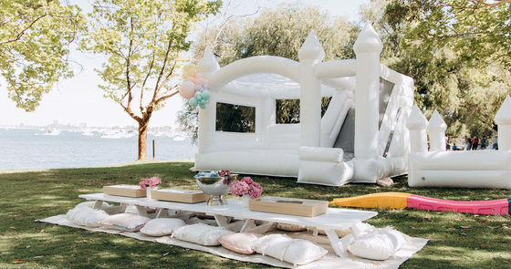 Outdoor Kids Party Must-Have Witte opblaasbare bruiloft Bounce House met glijbaan