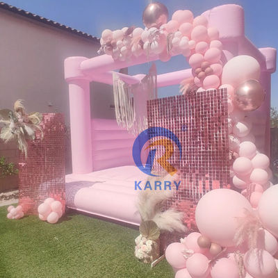 Huwelijksfeest Bouncy Castle Draagbare en duurzame lichtroze opblaasbare trampoline