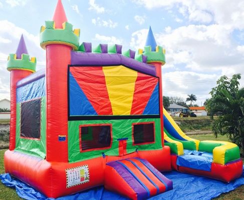 Amusement Bouncer Jumper Combo Moonwalk PVC opblaasbare bouncer met waterglijbaan