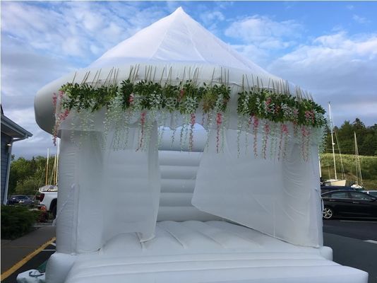 Huwelijksfeest Witte springkasteel opblaasbaar springkasteel aan zee reparatiesets Volwassenen