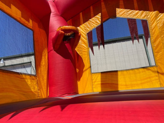 Knight Palace opblaasbare uitsmijter glijcombo met PVC-materiaal en EN14960-certificaat