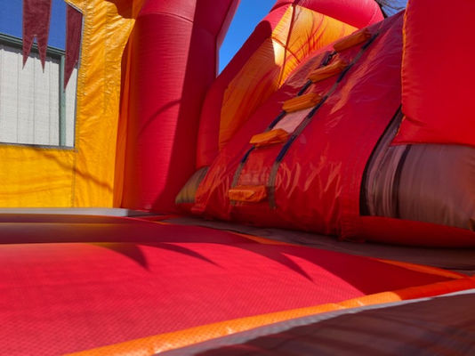Knight Palace opblaasbare uitsmijter glijcombo met PVC-materiaal en EN14960-certificaat