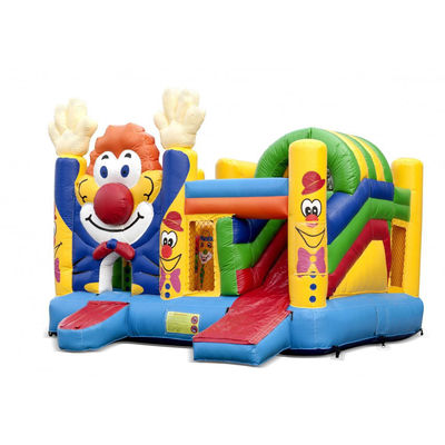 Kinderen clown opblaasbare uitsmijter buiten speeltuin met glijbaan Verzending per zee / luchtverkoop