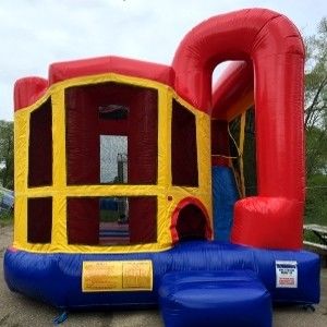 Kenmerken PORTABLE Giant Carousel Bouncy Castle Combo Slide met aangepaste kleur