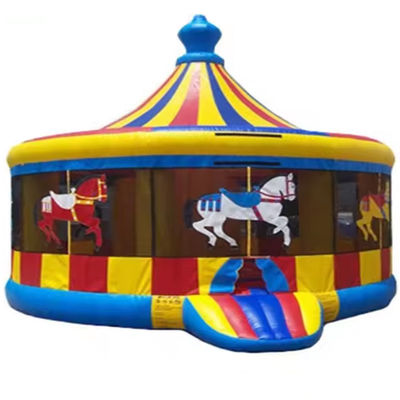 EN71/EN14960/CE Gecertificeerde Circus Party opblaasbare uitsmijter kasteel met carrousel ontwerp