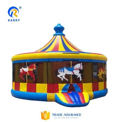 EN71/EN14960/CE Gecertificeerde Circus Party opblaasbare uitsmijter kasteel met carrousel ontwerp