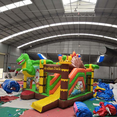 Commercieel bouncy huis pvc opblaasbare bouncer kasteel combo glijbaan in jungle dino park