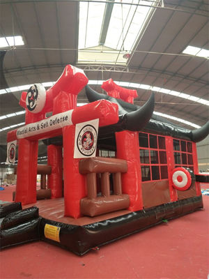 Populair pretpark opblaasbaar kasteel karate ninja krijger uitsmijter spring kasteel