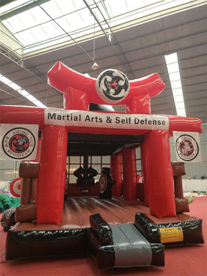 Populair pretpark opblaasbaar kasteel karate ninja krijger uitsmijter spring kasteel