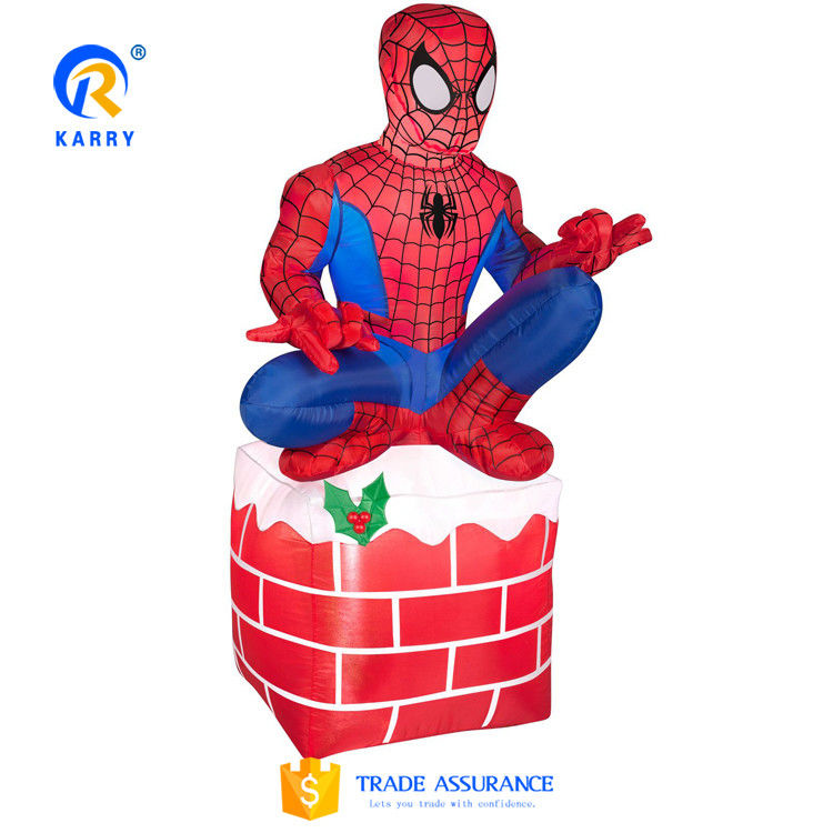 Kerstdecoratie met Spiderman-ontwerp en rood/wit kleurenschema