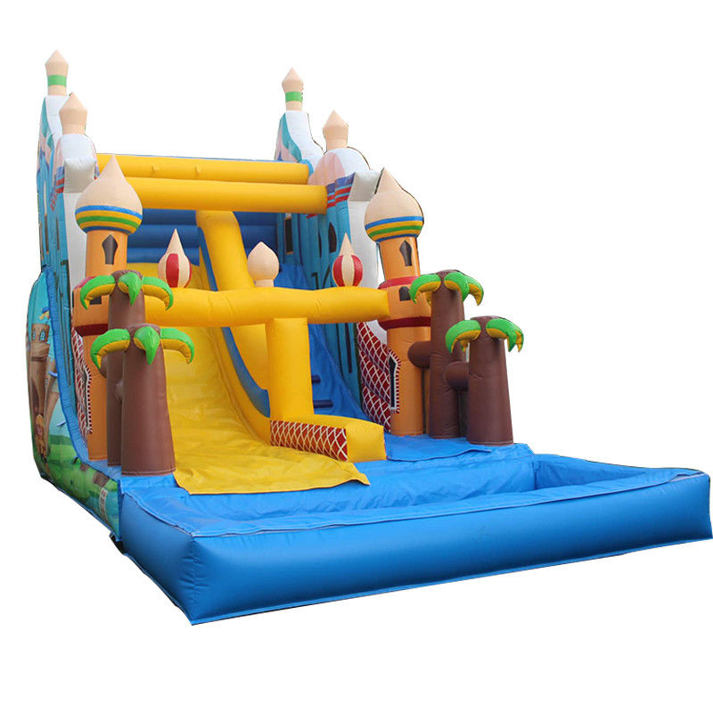 Maximale capaciteit 100-500 kg opblaasbaar kasteel met natte glijbaan voor indoor water zwembad combo