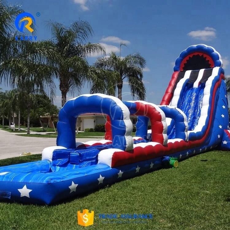 Buiten commerciële opblaasbare waterslippen met Amerikaanse vlag stijl en Super Long Slip Lane